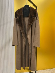 Кашемировое пальто с норкой Loro Piana