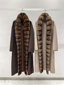 Кашемировое пальто с мехом соболя Loro Piana