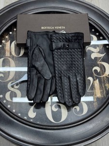 Перчатки Bottega Veneta