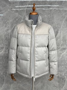 Пуховик Bottega Veneta Пуховик Bottega Veneta