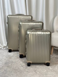 Чемодан Rimowa S