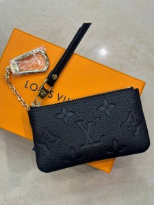 Чехол для ключей LV