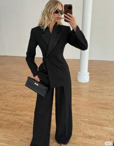 Смокинг Elsa Hosk