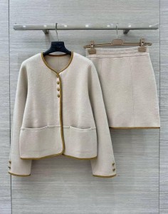 Женский костюм Loro Piana молочный