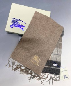 Шарф Burberry