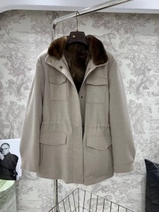 Женская Парка Loro Piana бежевая