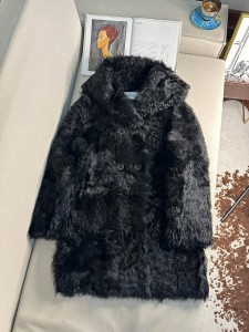 Женская шуба Celine черная