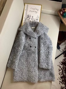 Женская шуба Celine серая