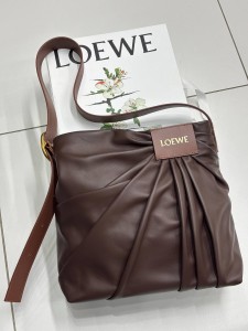 Женская сумка Loewe коричневая