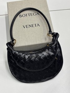 Женская сумка Bottega Veneta черная