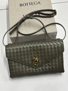 Женская сумка Bottega Veneta черная