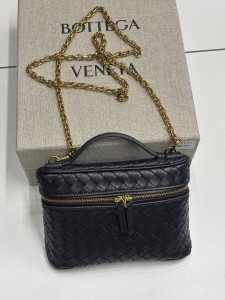 Женская сумка Bottega Veneta черная