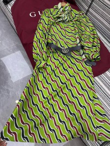 Женское платье Gucci зеленое