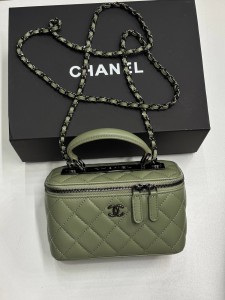 Женская сумка Chanel зеленая