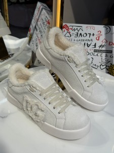 Женские меховые кеды Dolce&Gabbana белые