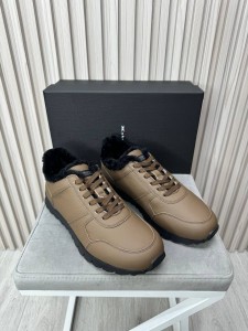 Мужские кроссовки на меху из натуральной кожи Kiton бежевые