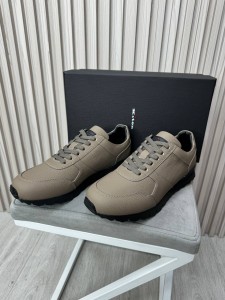 Мужские кроссовки из натуральной кожи Kiton бежевые