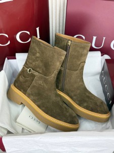 Женские замшевые ботинки Gucci хаки