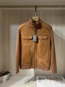 Замшевая мужская куртка Tom Ford коричневая