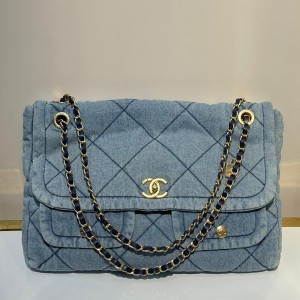 Женская джинсовая сумка Chanel голубая