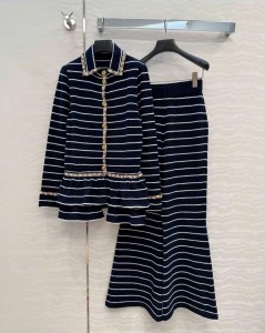 Женский костюм Chanel синий