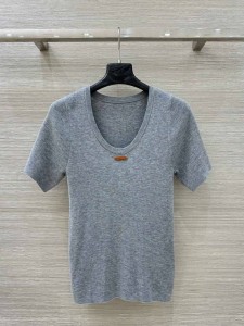 Женская футболка Miu Miu серая