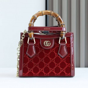 Женская сумка Gucci Красная