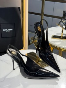 Женские босоножки Saint Laurent черные