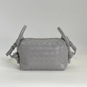 Женская сумка Bottega Veneta серая