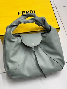 Женская сумка Fendi серая