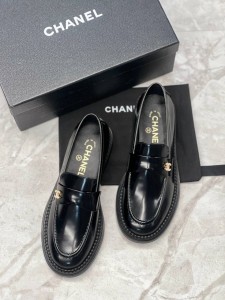 Женские лоферы Chanel черные