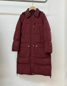 Женский пуховик Brunello Cucinelli бордовый