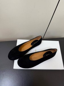 Женские балетки The Row черные