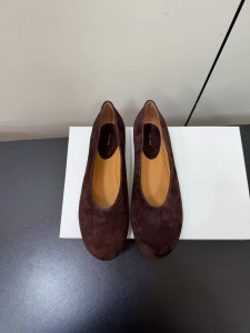 Женские балетки The Row шоколадные