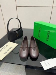 Женские балетки Bottega Veneta шоколадные