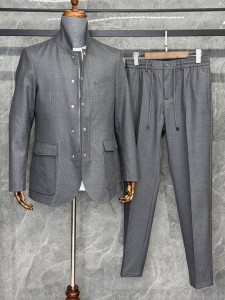 Мужской классический костюм Brunello Cucinelli серый