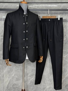 Мужской классический костюм Brunello Cucinelli черный