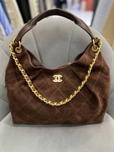 Женская сумка Chanel Hobo Maxi шоколадная