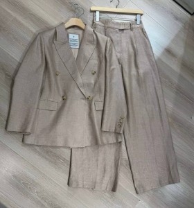 Женский костюм Brunello Cucinelli бежевый