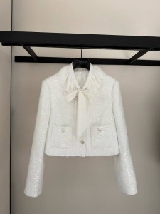 Женский пиджак Chanel белый