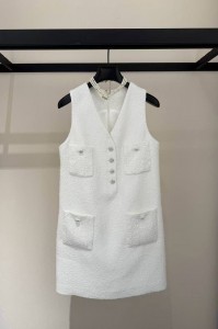 Женское платье Chanel белое