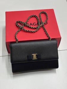 Женская сумка Saint Laurent черная