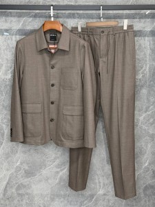 Мужской шерстяной костюм Zegna бежевый