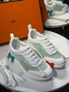 Женские кроссовки Hermes