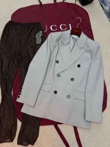 Женский пиджак Gucci серый