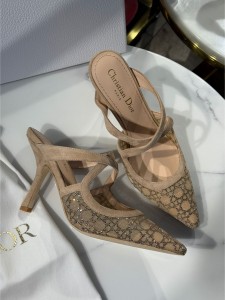 Женские босоножки Christian Dior бежевые