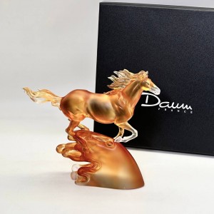 Статуэтка лошадь Daum