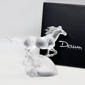 Статуэтка лошадь Daum