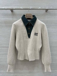 Женский свитер Miu Miu бежевый Женский свитер Miu Miu бежевый