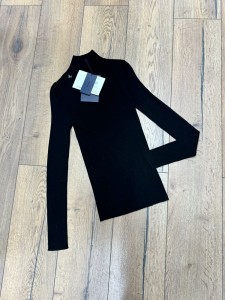 Женская водолазка Prada черная